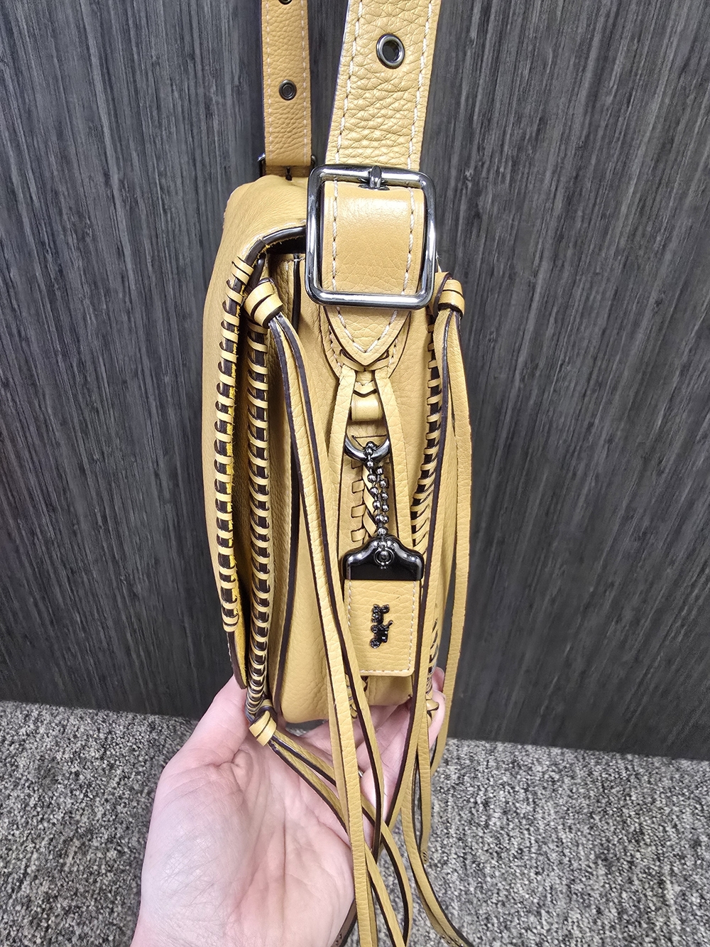 Coach 1941 Whiplash Fringe Saddle Bag Tan Pebbled Leather Crossbody Boho - Picture 2 of 7